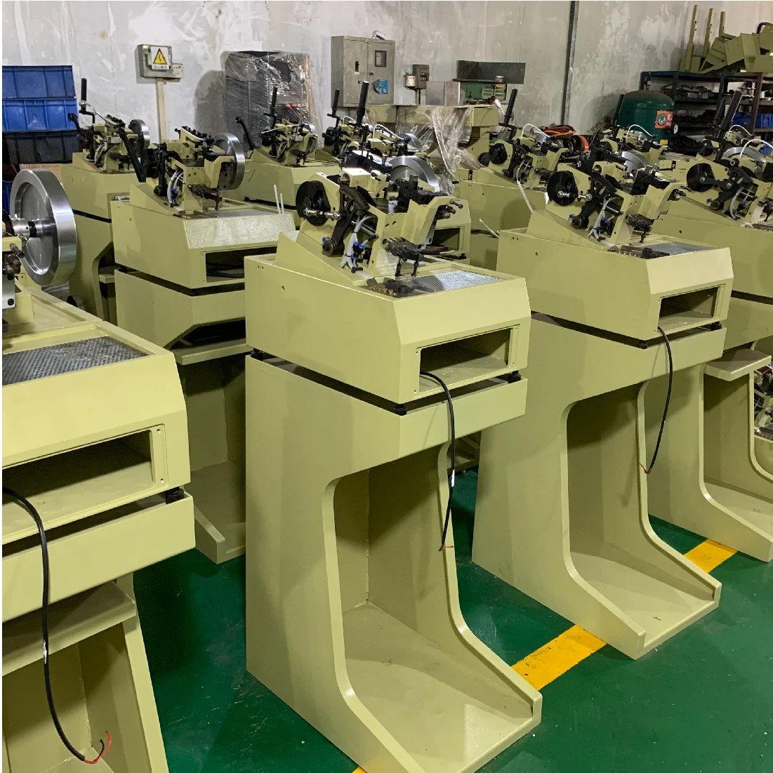 Волоконный лазер QCW цепная сварочная машина для золотого щепки стабильная система цепной машины с системой водяного охлаждения