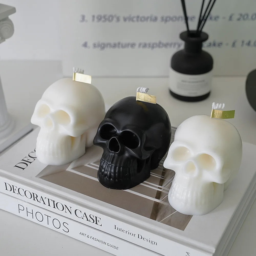 Handmade Decorative Perfumada Aromatherapy Crossbones Shaped Scented Candle For Halloween Celebration Home Decor