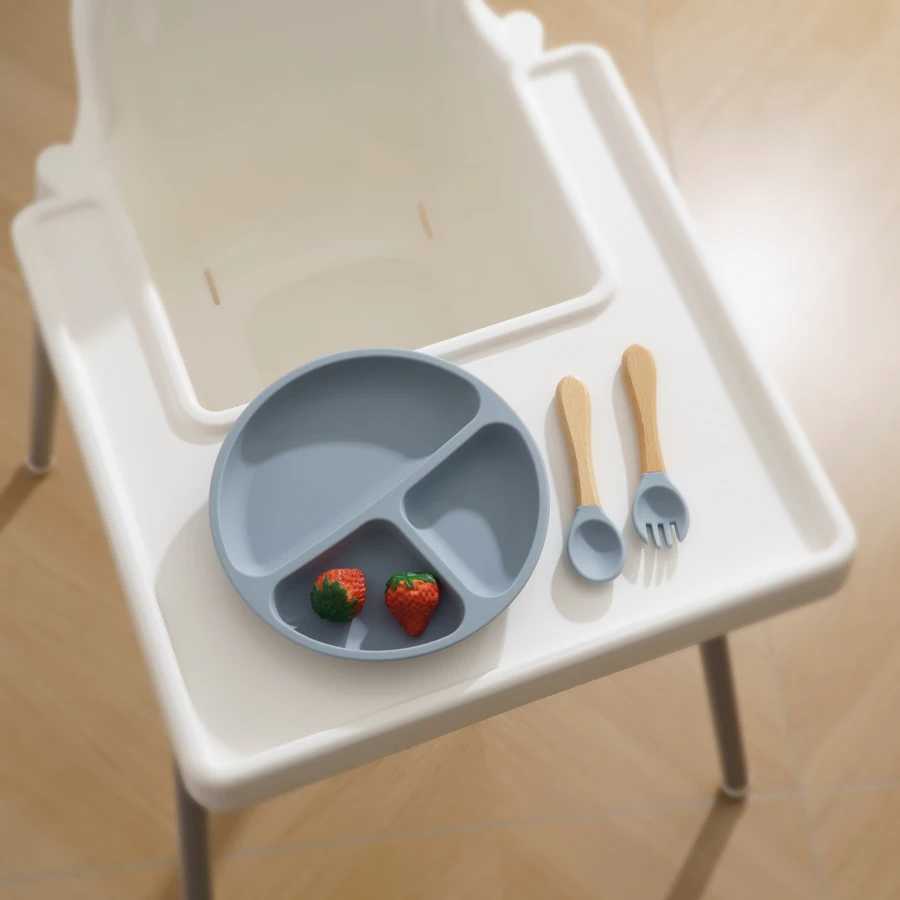 Силиконовая разделенная тарелка с деревянной вилкой