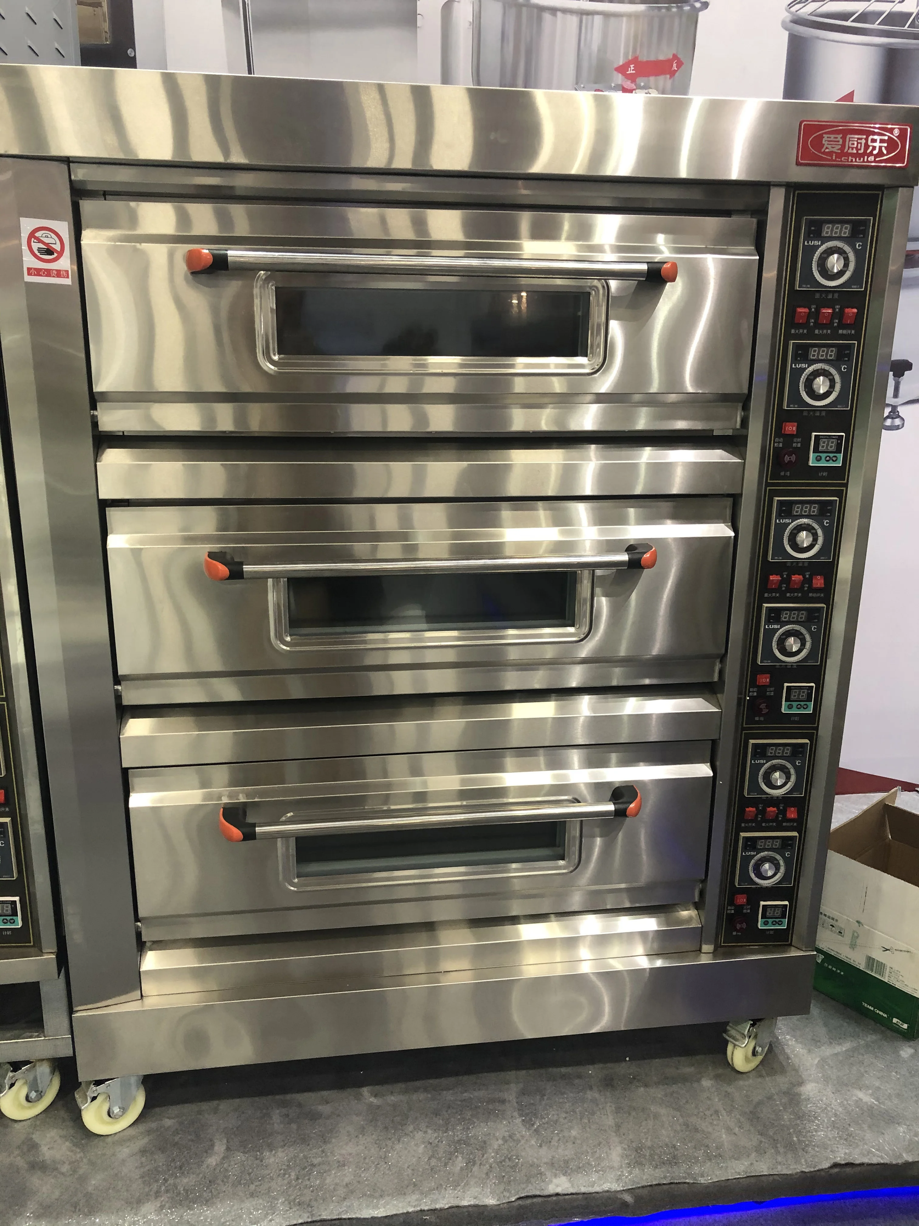 Commercial industry china wholesale industrial oven 3 deck 6 trays  Bakery oven Electric  Pizza Bread Baking Oven