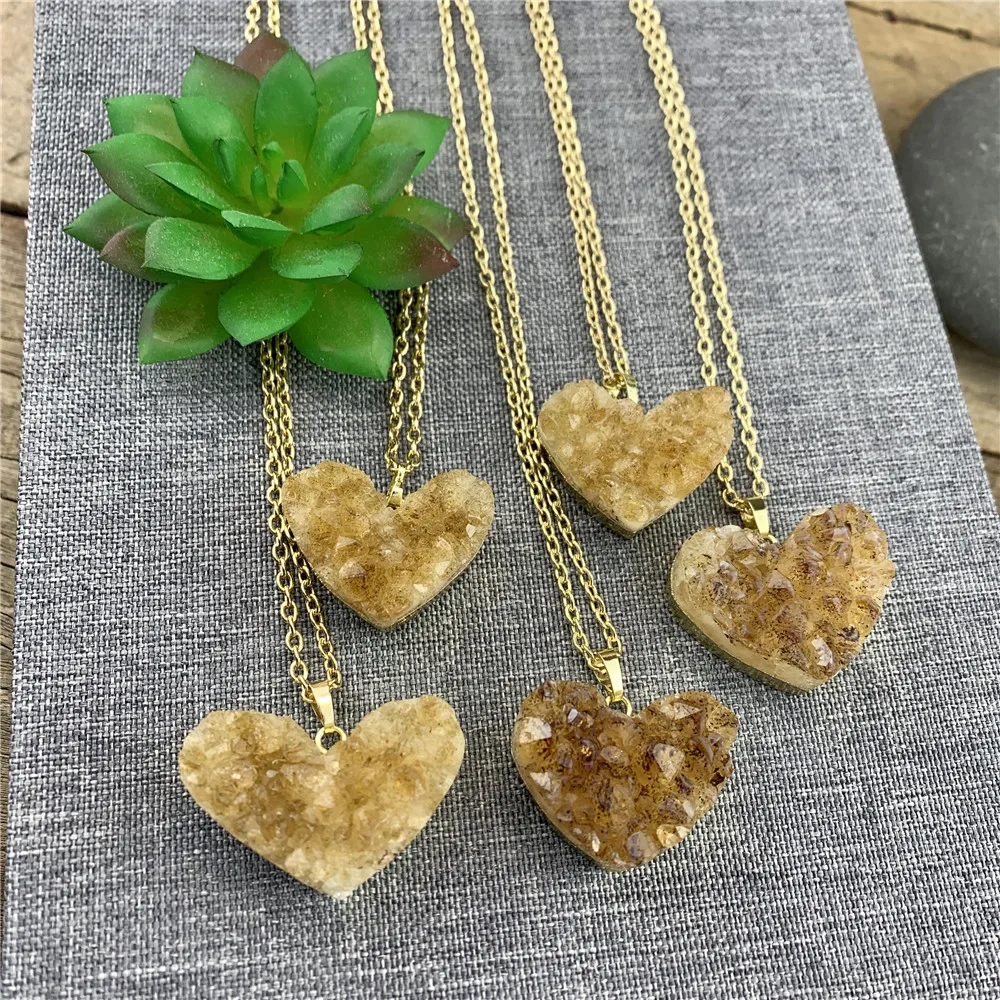 LS-A3349 natural raw dainty gemstone crystal birthstone necklace,citrine cluster stone heart simple design necklace jewelry