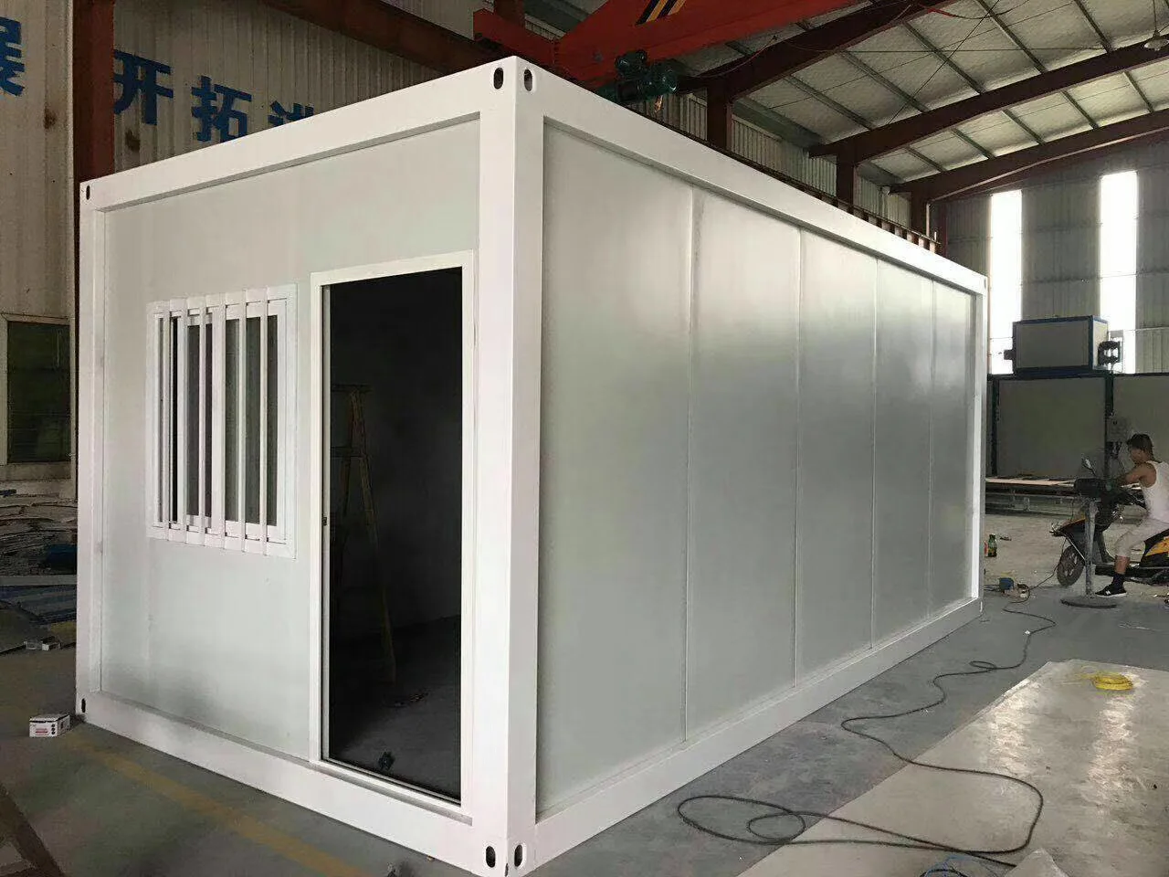 Плоский пакет полная мебель портативный передвижной дом Perfab модульное здание крошечное одна спальня стеклянный роскошный контейнерный