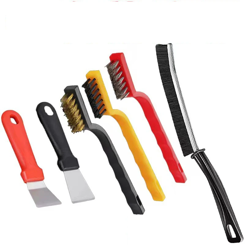 8 чистящих щеток