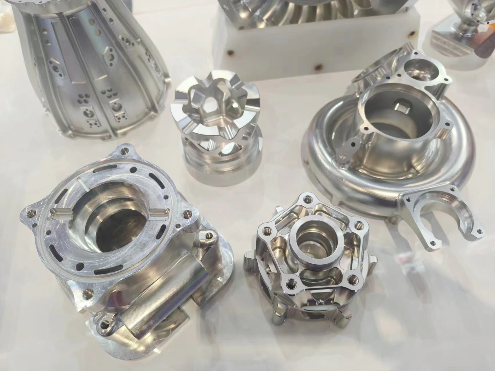 Small Quantity Prototype 0.01mm Precision Fabrication Services Custom Titanium Stainless Steel Aluminum CNC Machining Parts