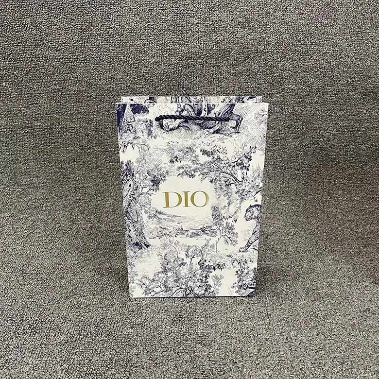 Высококачественный индивидуальный роскошный красочный бумажный подарочный пакет переработанный дизайн бесплатный логотип Высококачественная специальная бумага с ленточной ручкой