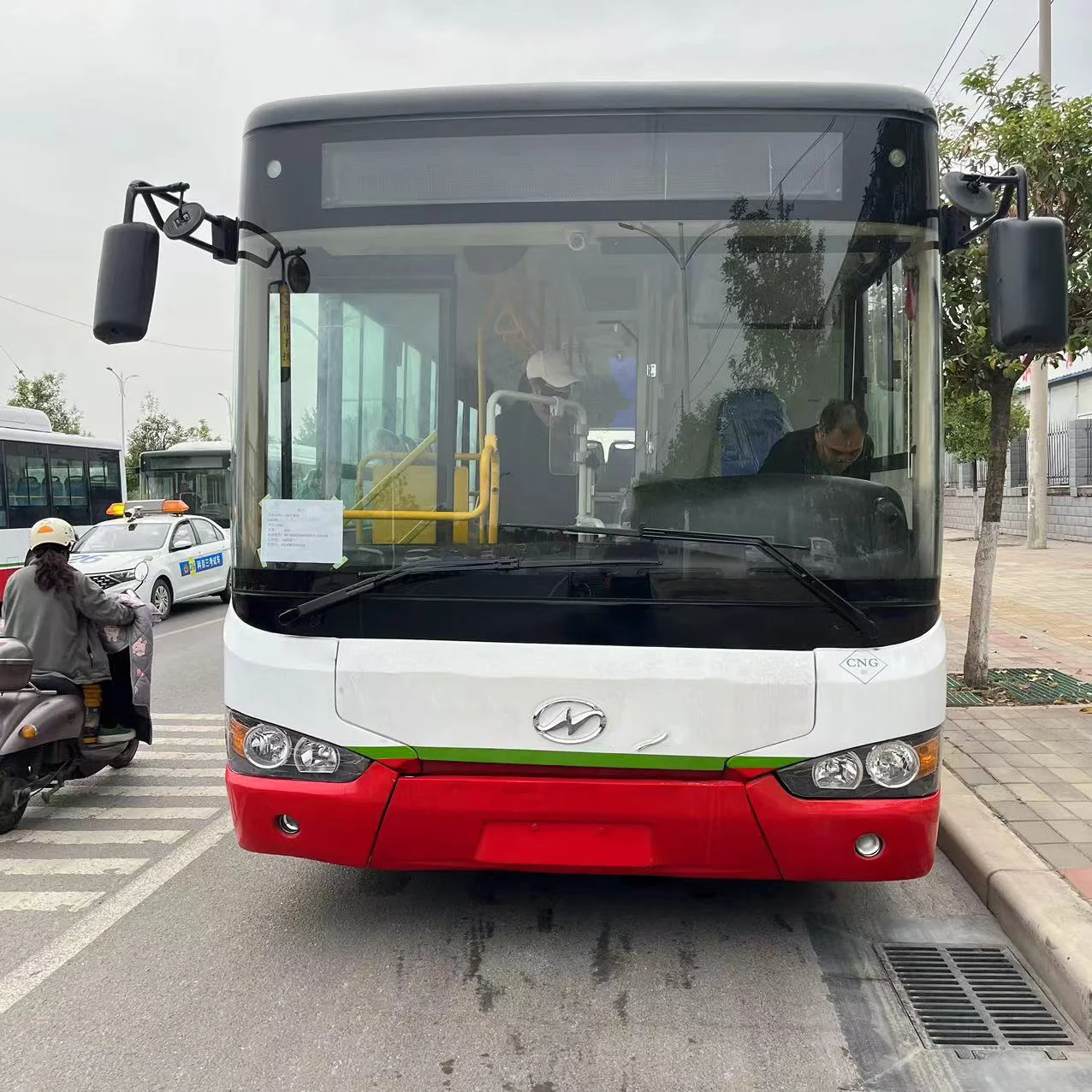 Higer KLQ6109GCE4-CNG 40-44 Seats Luxury Coach  Used Automatic City Bus Passenger Coaches And Buses