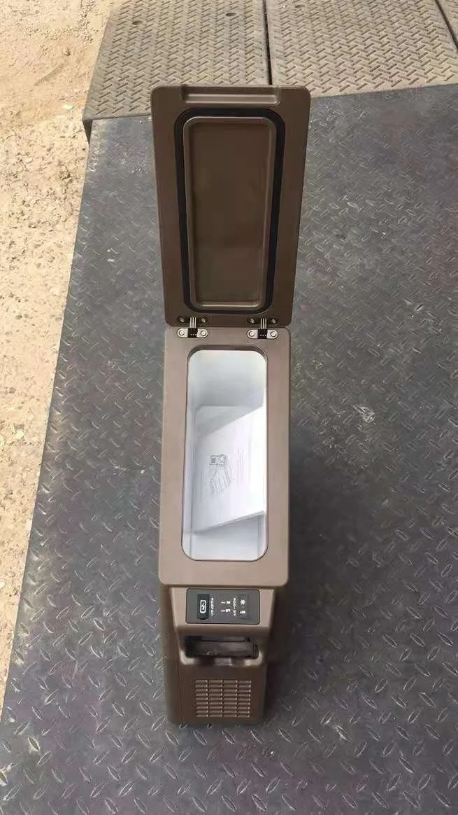 4X4 Center Console Armrest Storage Box Armrest Refrigerator For Toyota Land Cruiser LC70-79