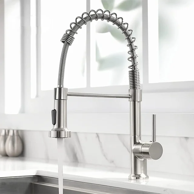 Matte Black Gold Commercial Single Handle Lever Spring Pull Out Spray Kitchen Faucet Hot and Cold Water Sink Tap