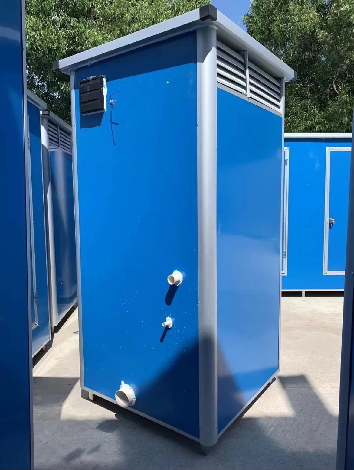 ZHYH Modern Design Outdoor Portable Toilet Easy Assembly Mobile Ready Pre-Made for Sale with Graphic Design Solutions