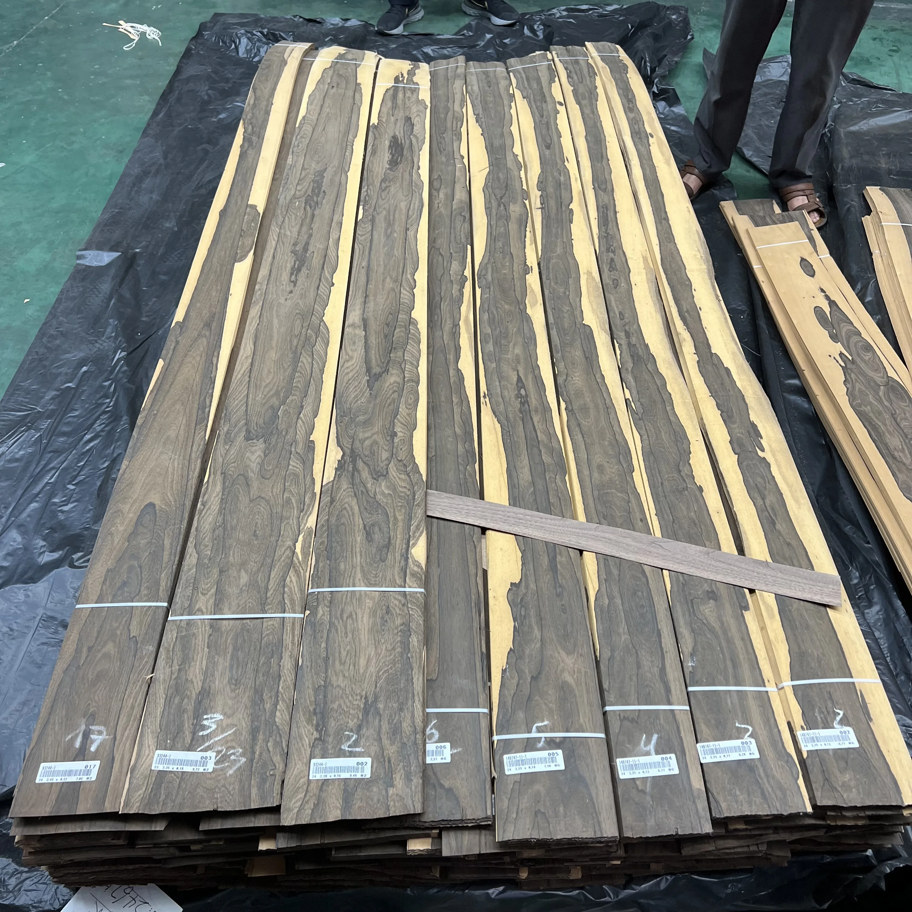 High quality Mexico ziricote veneer Ciricote wood veneer for furniture/hotel/bar