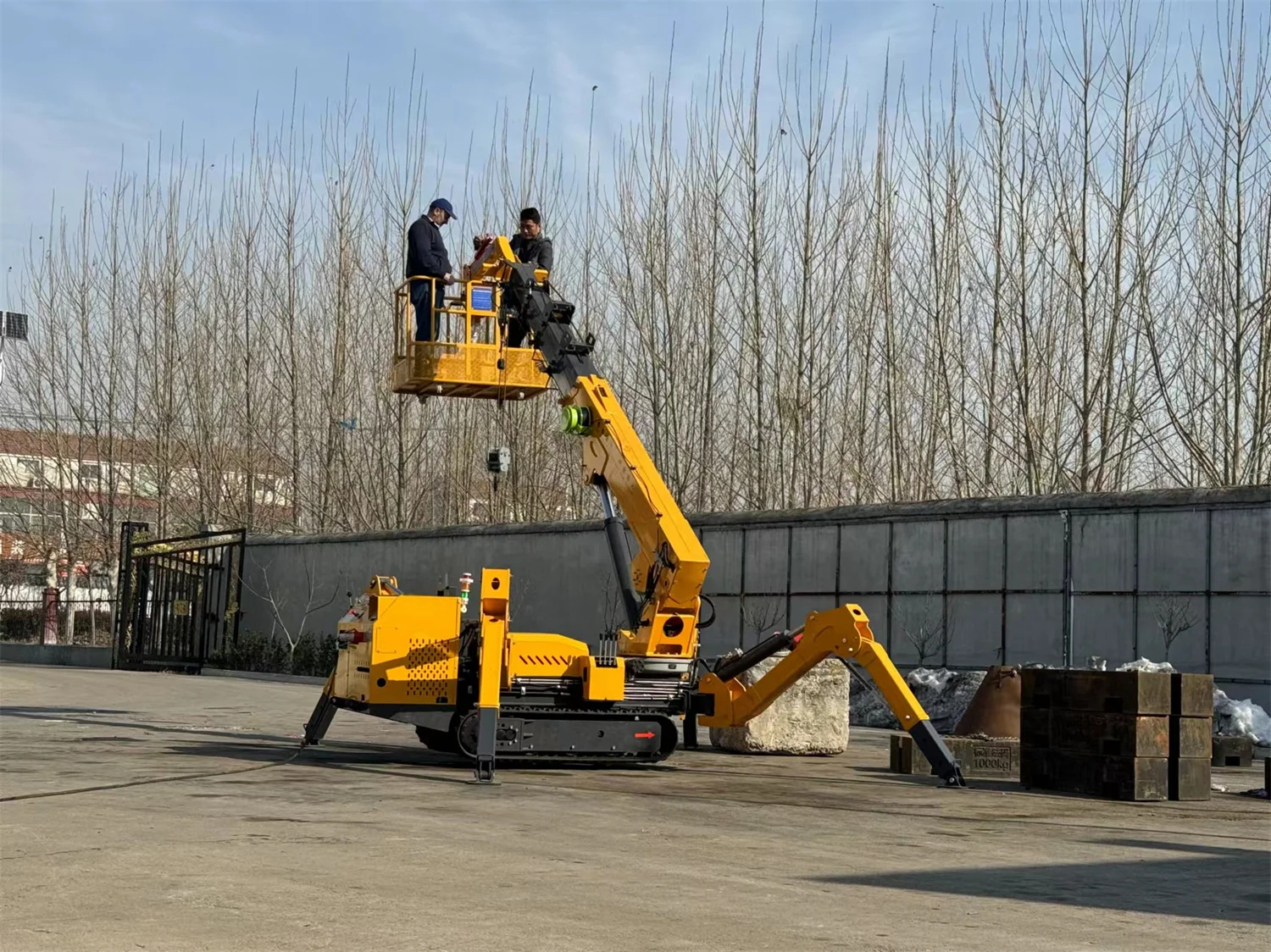 Outstanding Quality 8.6m*0.4t Maximum Working Radius Small 3T Mini Spider Crane With Basket