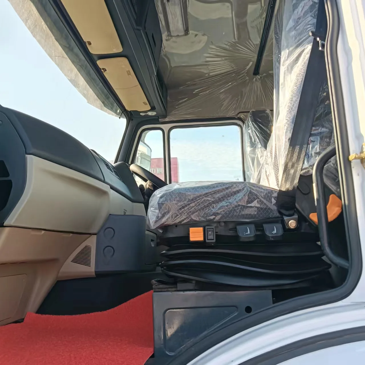 New tractor head Haohan trailer head right-hand drive popular in Africa