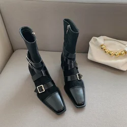 The new Fall/winter 2022 chunky heel boot girl with thigh-high belt buckle and cross-strap rider boot girl