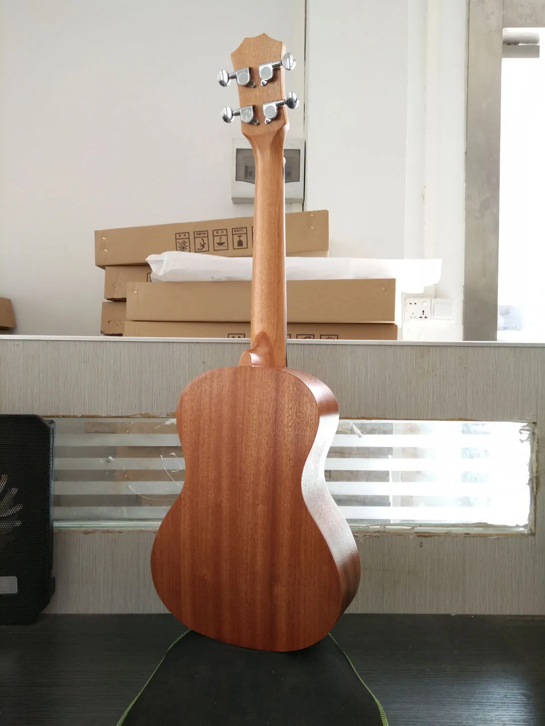 26 Inch Custom Wood Mahogany Ukulele Nylon Strings Matte Professional Guitar Ukulele