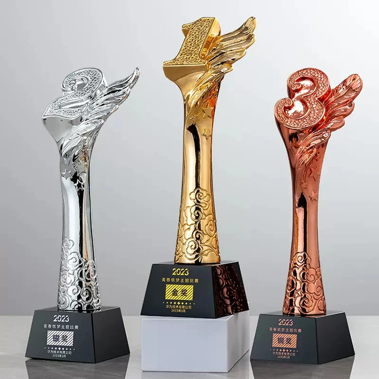Customized World Sport Cup Gold Polyn Volleyball Basketball Metal Award Resin Football Trophies
