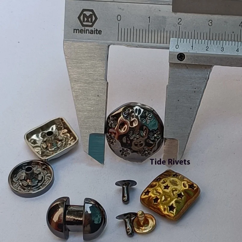 Pyramid Square Snowflake Pattern Collusion Nails Plating Technique Jeans Bags Leather Goods Packaging Accessories Rivets