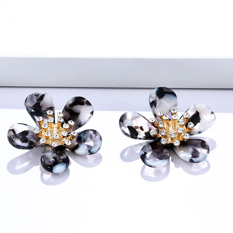 Korean Version Simple Creative Diamond-studded Acetate Plate Flower Earrings Retro Cold Wind Personality Earrings Women