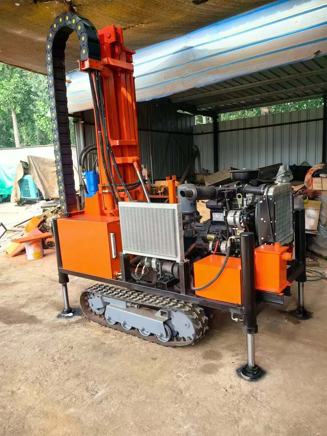 Factory price 200m deep hole water well drilling rig with free mud pump suitable for family farm mountainous area