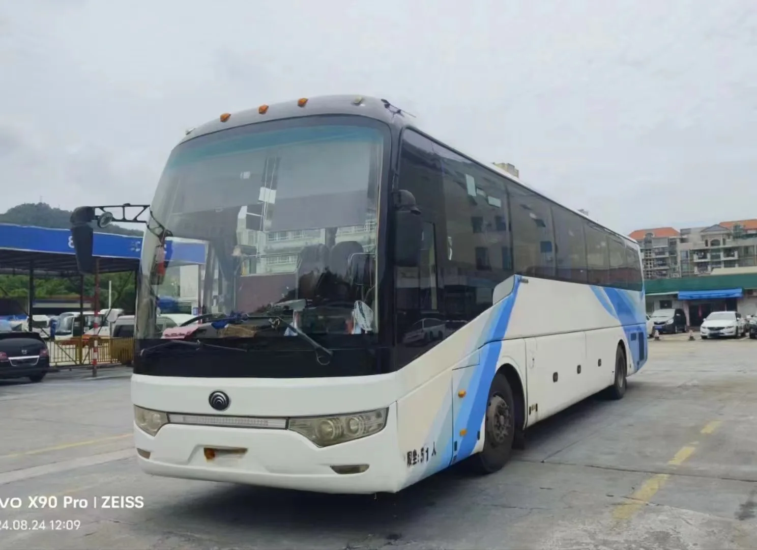Best Selling YouTong Used Double Decker Busses 25 Passenger Old School Coach Bus Sale Diesel Fuel Manual Transmission RHD