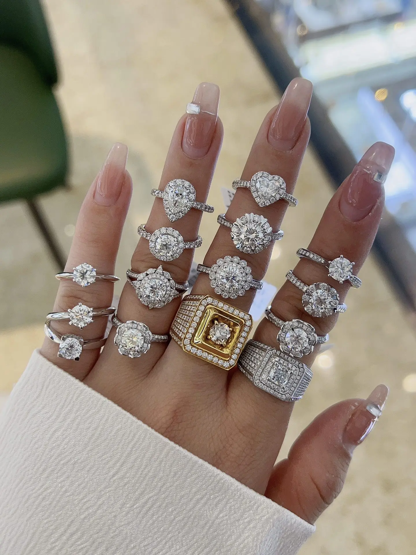 All Kinds Of Luxury Promotion Price 18K Gold Lab-grown Diamond Ring 1ct Wedding Engagement Lady Ring