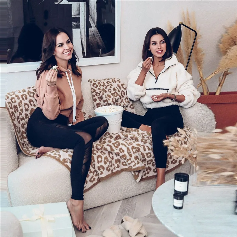 ins New Fashion Wool Knitted Leopard Blanket Soft Velvet Jacquard Knitting Print Leopard Blanket Sofa Fleece Napping Blankets