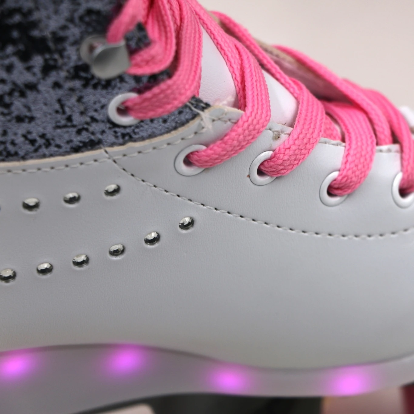 Outdoor Roller Skating  Portable Flooring Aggressive Skates Roller Skates 3 Wheels Adult