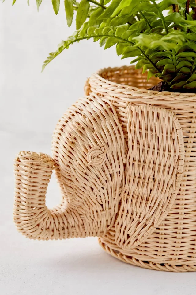 Elegant Design 2022 Creative Wooden Planter Animal Shaped Rattan Flowers Pot Wicker Boho Decorative Plant Pot