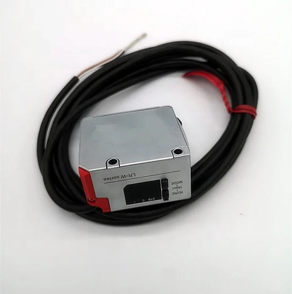 New original   Self-Contained Full-Spectrum Sensor   KEYENCE  LR-W500