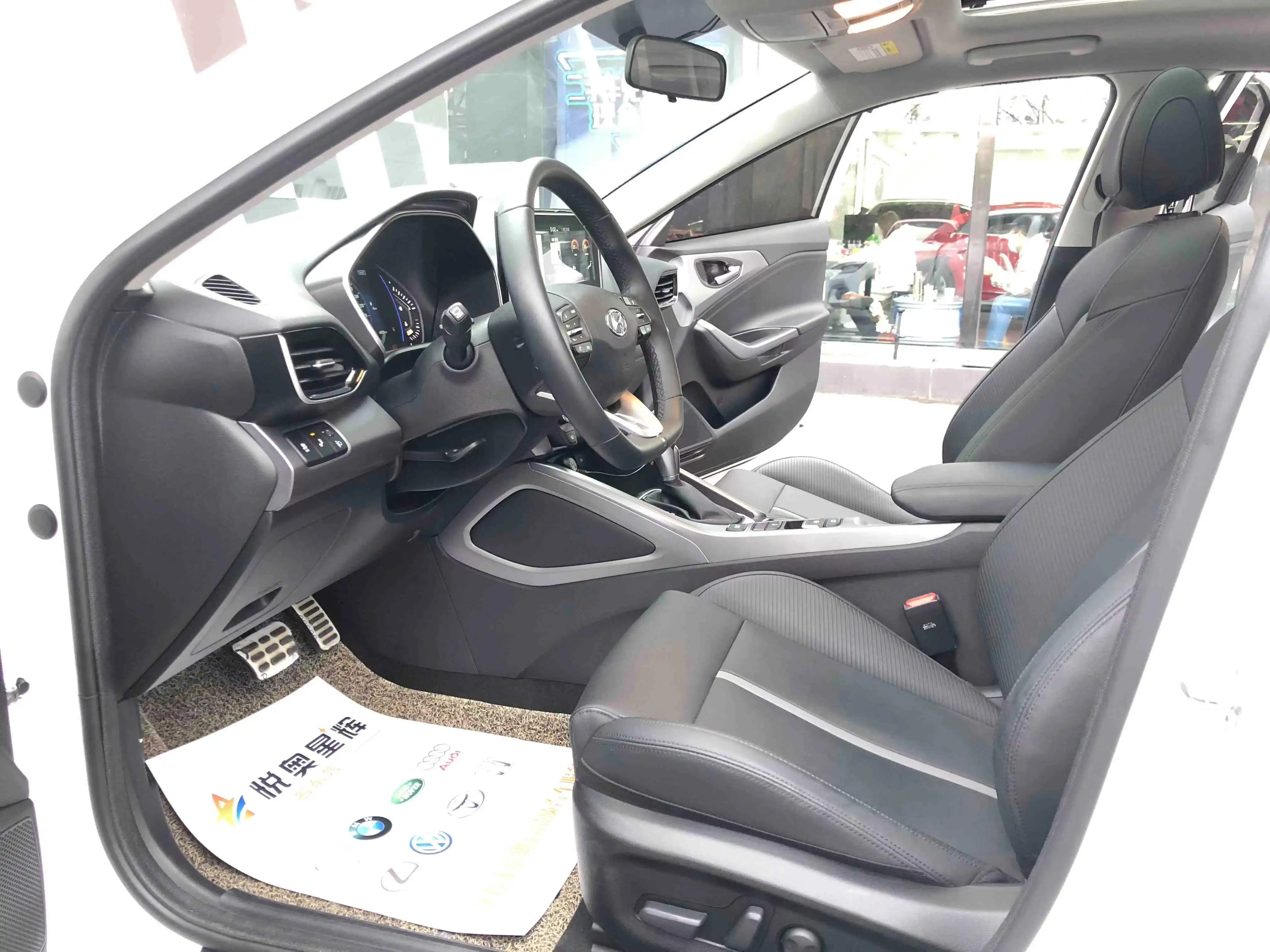 2020 Hyundai Lafesta в хорошем состоянии Подержанный автомобиль