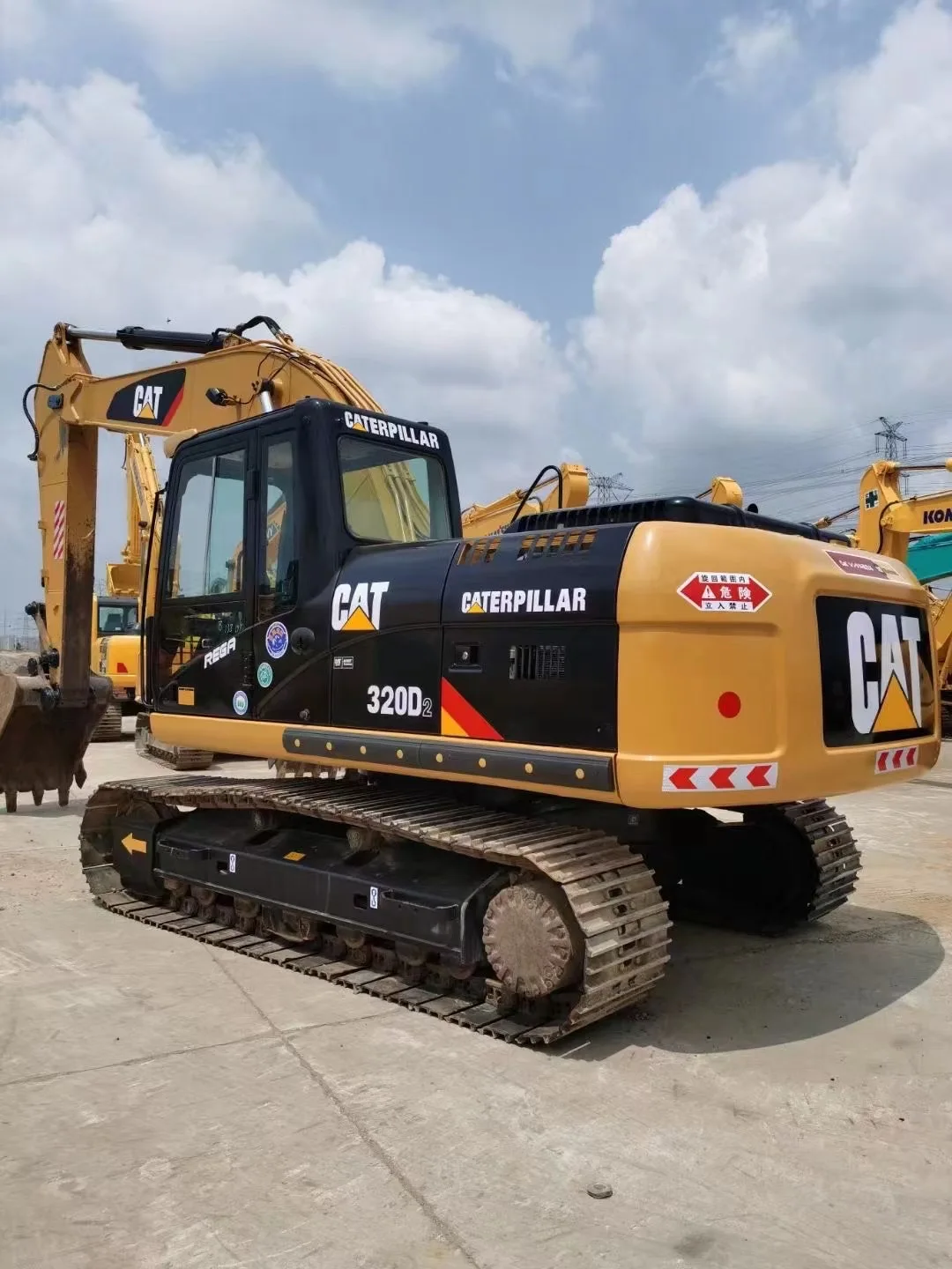 Original Caterpillar CAT320D used excavator in uae backhoe crawler excavator cat320dl cat320d2