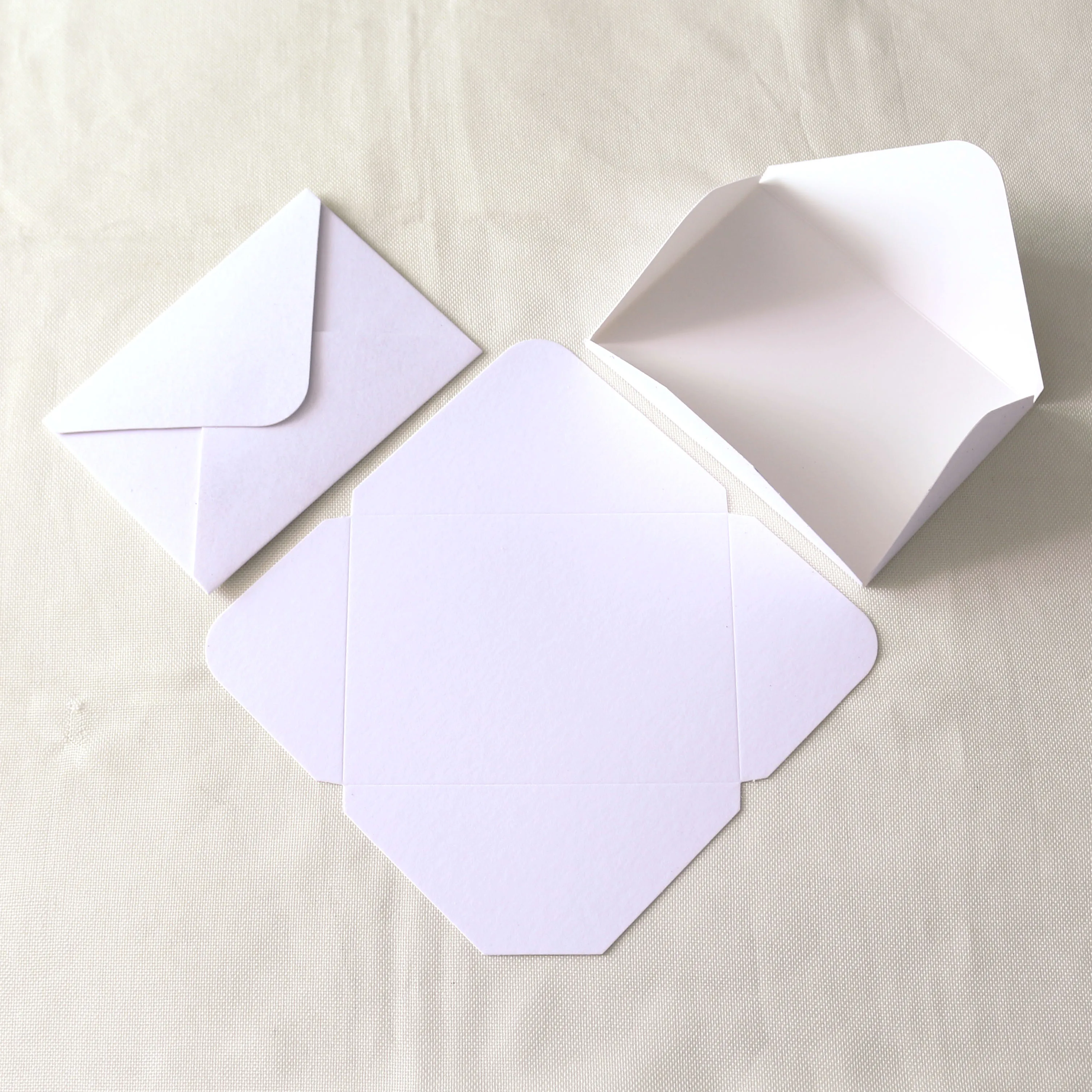 Готовые к отправке темно-синие бархатные свадебные пригласительные упаковочные конверты для бизнеса