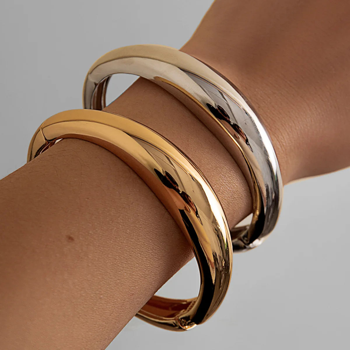 Punk exaggerated geometric arc wide face bracelet personalized simple set bracelet for women