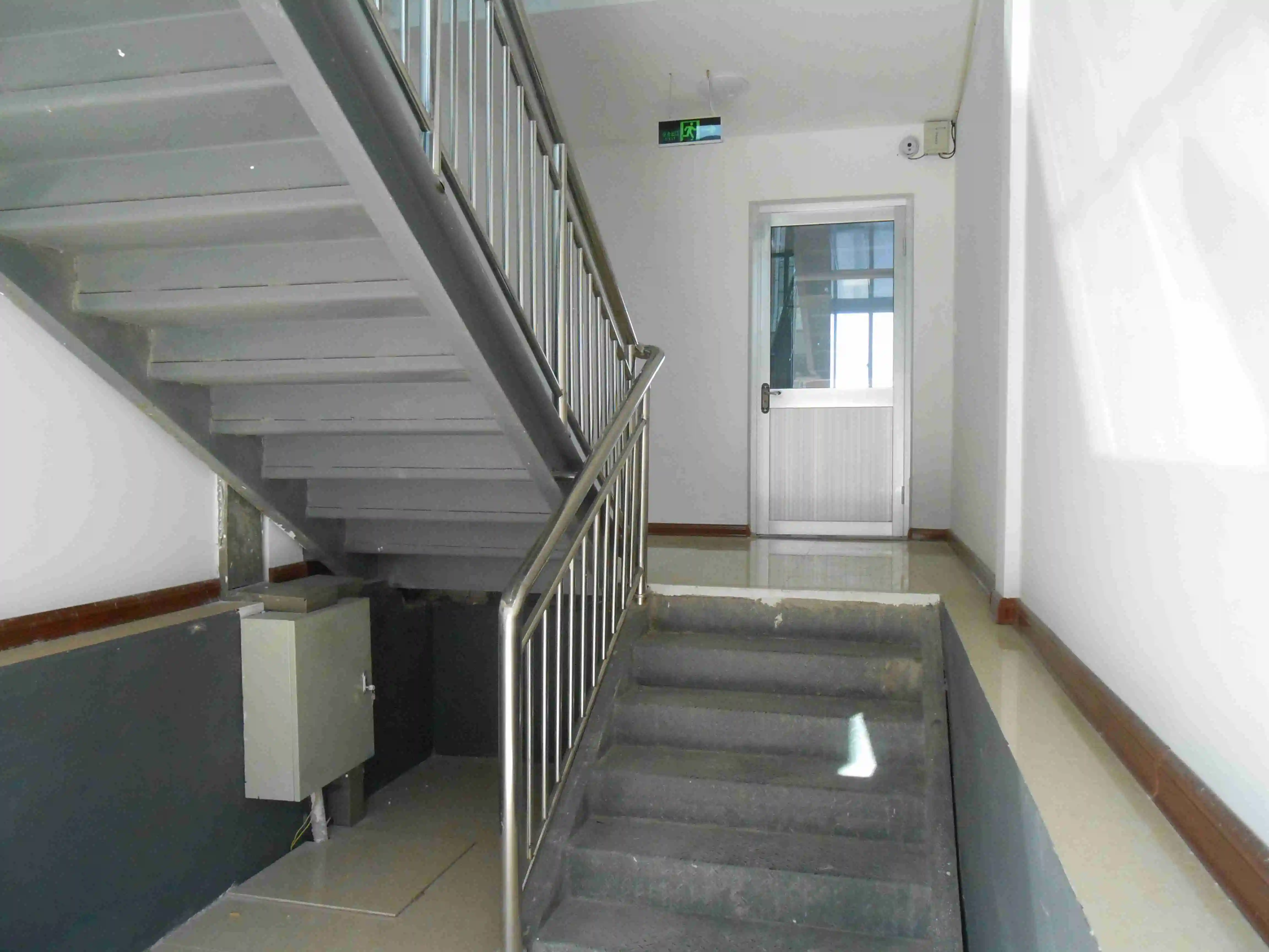 Недорогая многоэтажная стальная конструкция проживание квартиры