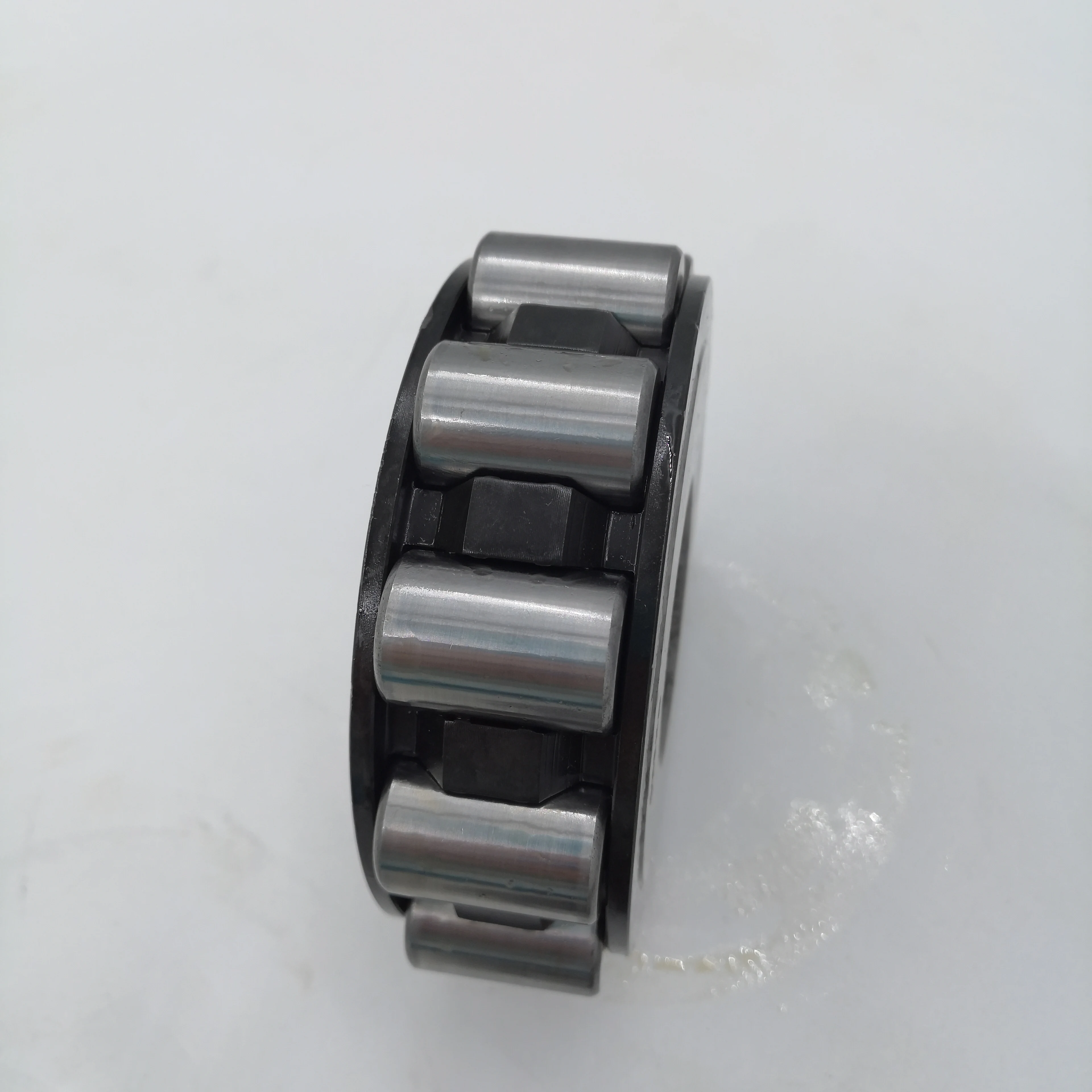 Eccentric bearing HKR71E    Cylindrical Roller Bearings