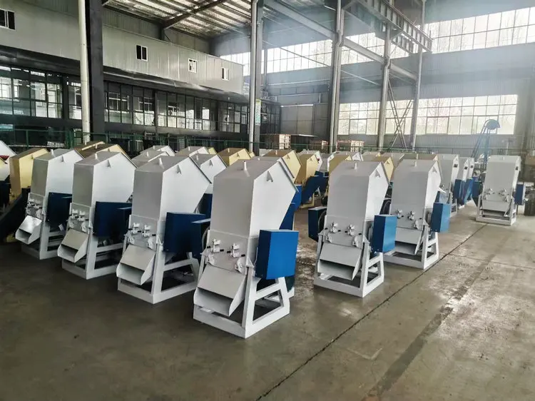 pet plastic bottle crusher shredding machine shreder plastic recycling crusher plastic crusher conveyor