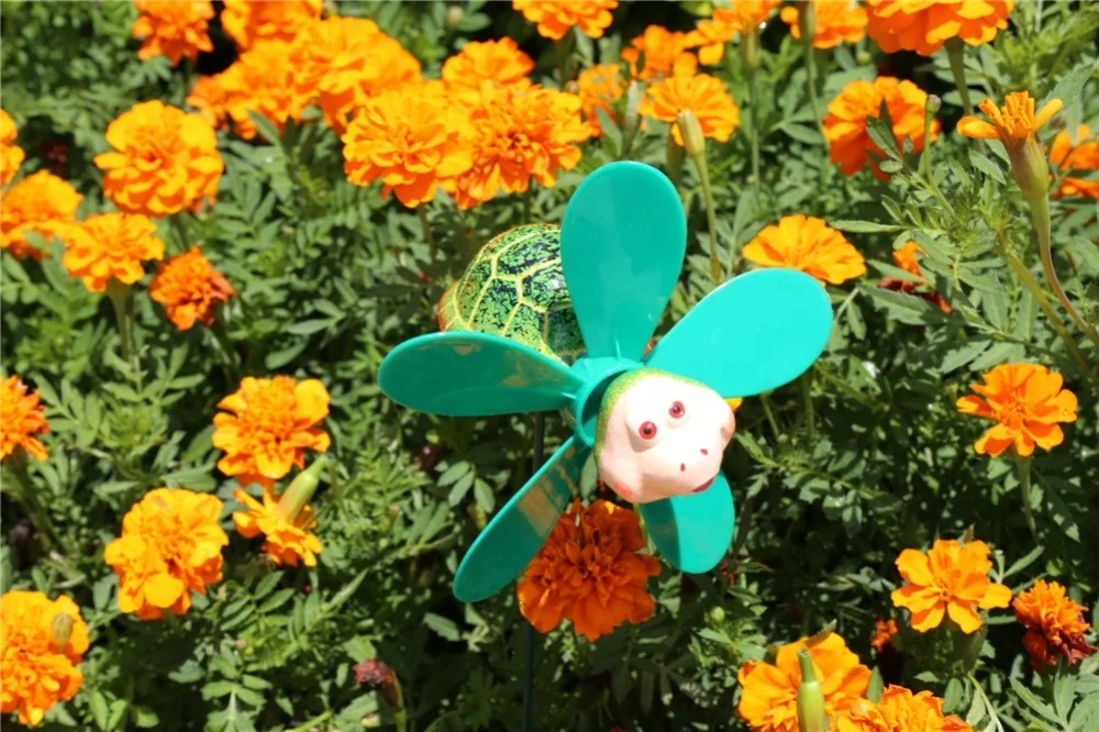 Factory Wholesale Plastic PE Insect Windmill Garden Stakes Reusable Indoor Landscape Home Yard Decorations Cheaper Option