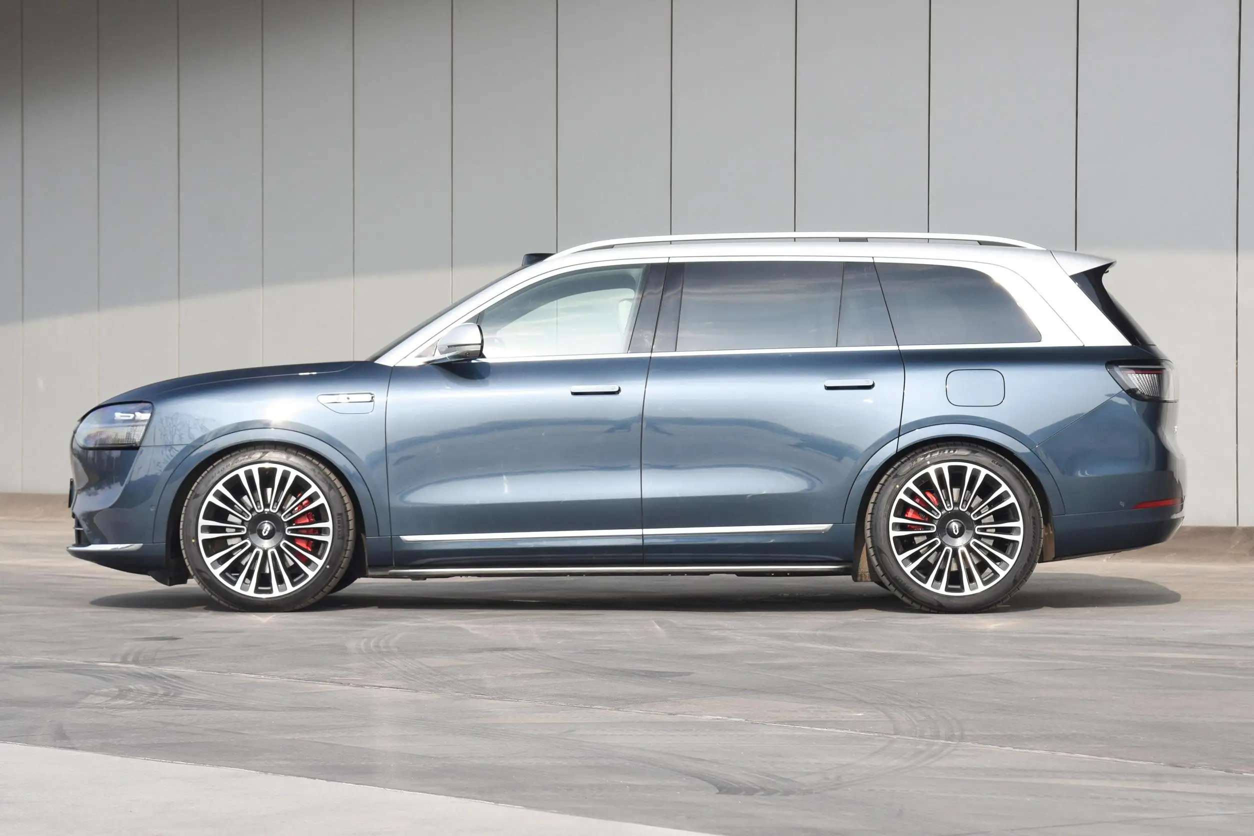 2024 New energy vehicle AITO M9 5 Seats 6 Seats 4WD SUV Extended range AITO M9