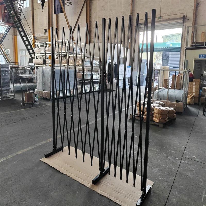 Wholesale Temporary Retractable Fence Driveway Flexible Fence Garden Buildings Retractable Awning Fence