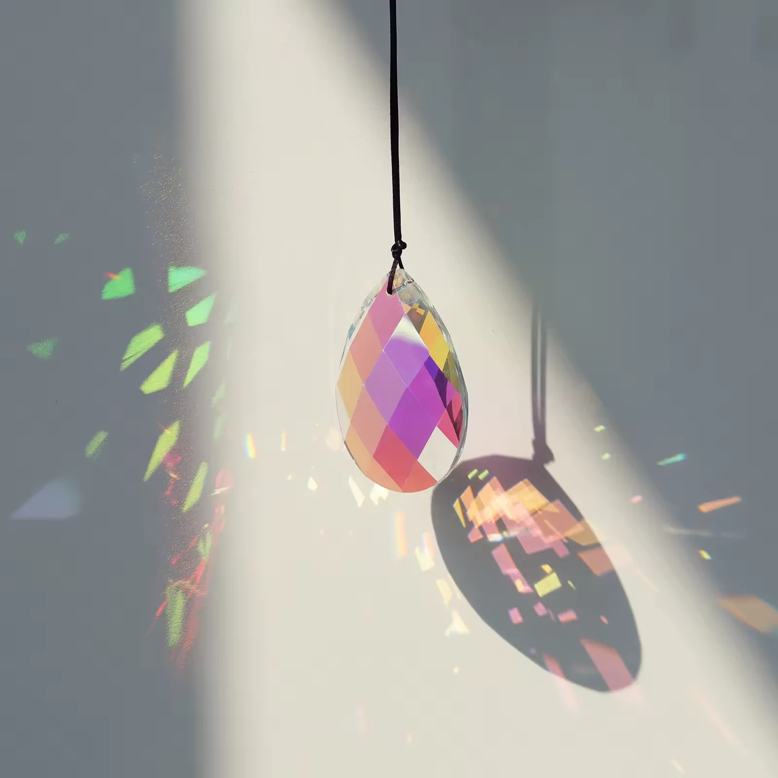 Modern Colorful Crystal Sun Catcher Prism UV Glass Hanging Pendant Ornament Home Garden Christmas Day Party Wedding Decoration