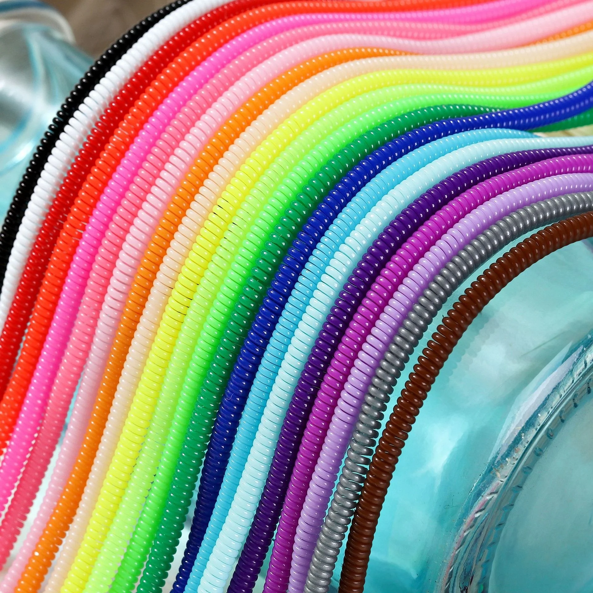 Muti Color Colorful Mobile Spiral Cord Protector Charger Wire Wholesale Protector Cable USB Cable Protector for Apple