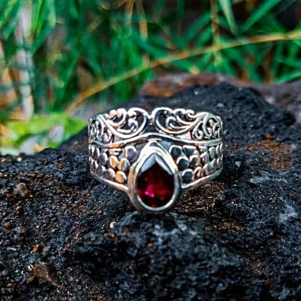 NY-R012-Bali Ornate Ring And Armadillo Style