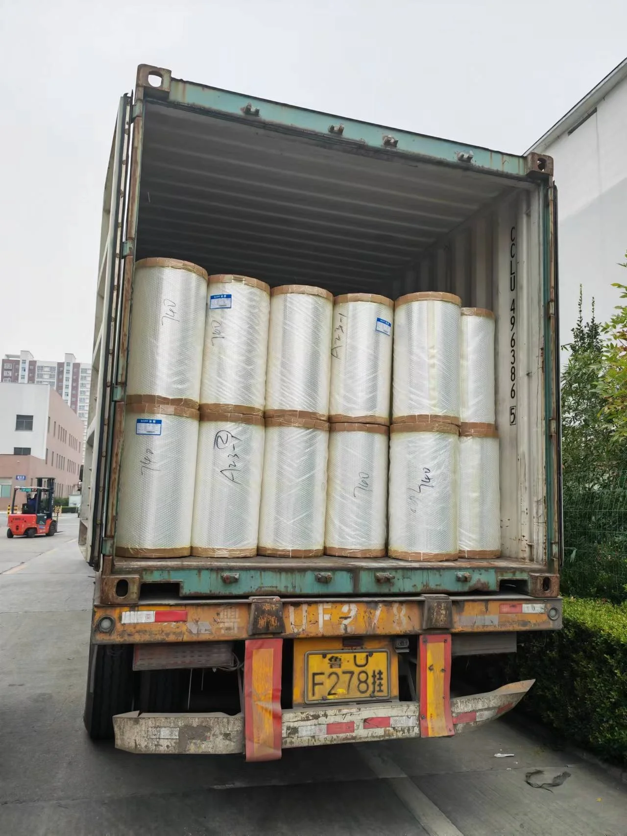China Hot Sales Machine Use Plastic Polyester Stretch Film Jumbo Roll