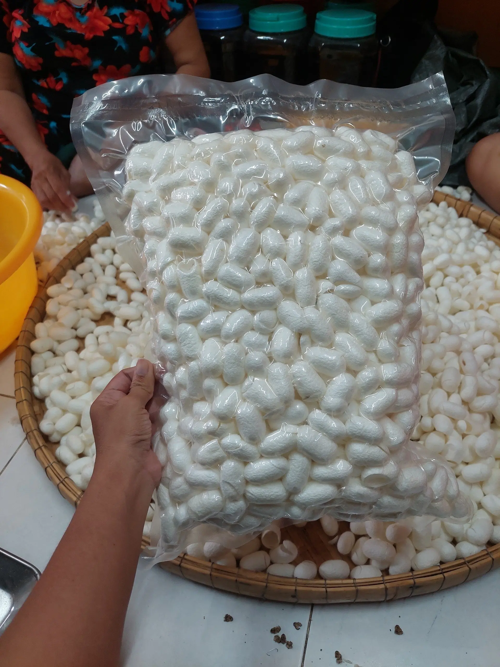 Silkworm cocoon original 100% Natural for skin care/Cocoon Silk High Quality cheapest for export From Vietnam Product for Beauty