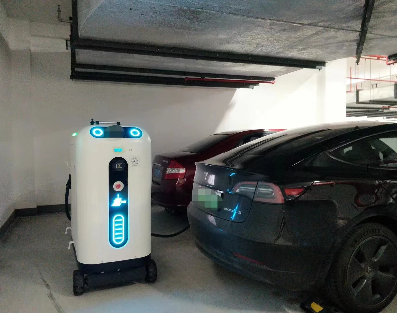 Белый 60kw 4 местный 60kw мобильный Ev зарядное устройство робот для продажи