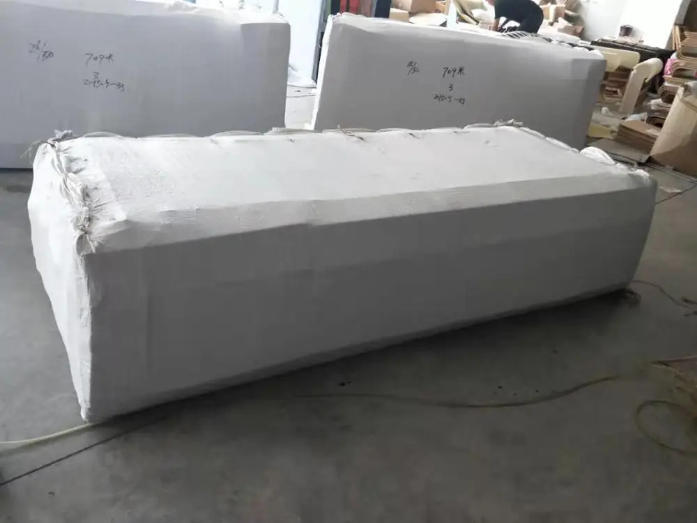  Желтый классический диван chesterfield и