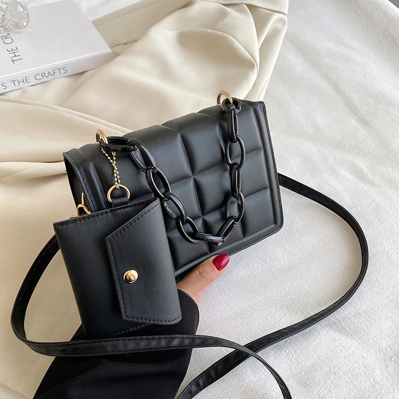 2024 Summer New Trend Casual Simple Lady Handbag Pure Color Small Square Shoulder Bag with Thick Chain PVC Lining