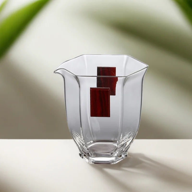 2024 new High Borosilicate Clear Tea Cup Glass Household Small Teacup Drinking Glasses Body With Walnut Wood Decor