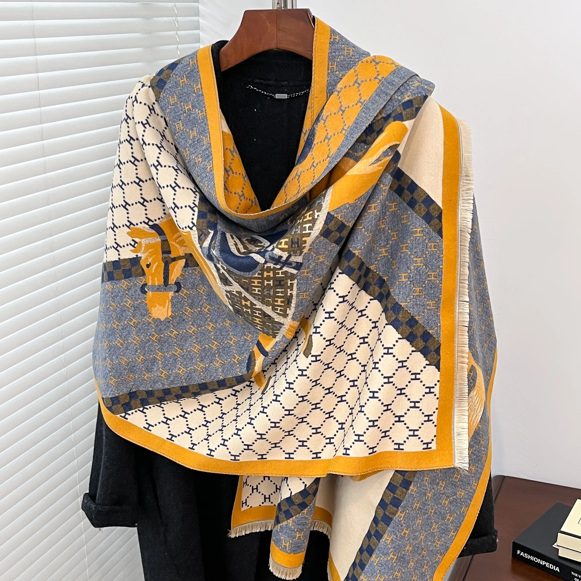 New Luxury H Letter Print Cashmere Scarves Wraps Winter Warm Pashmina Shawls Fashion Horse Pattern Double Sided Scarf For Women