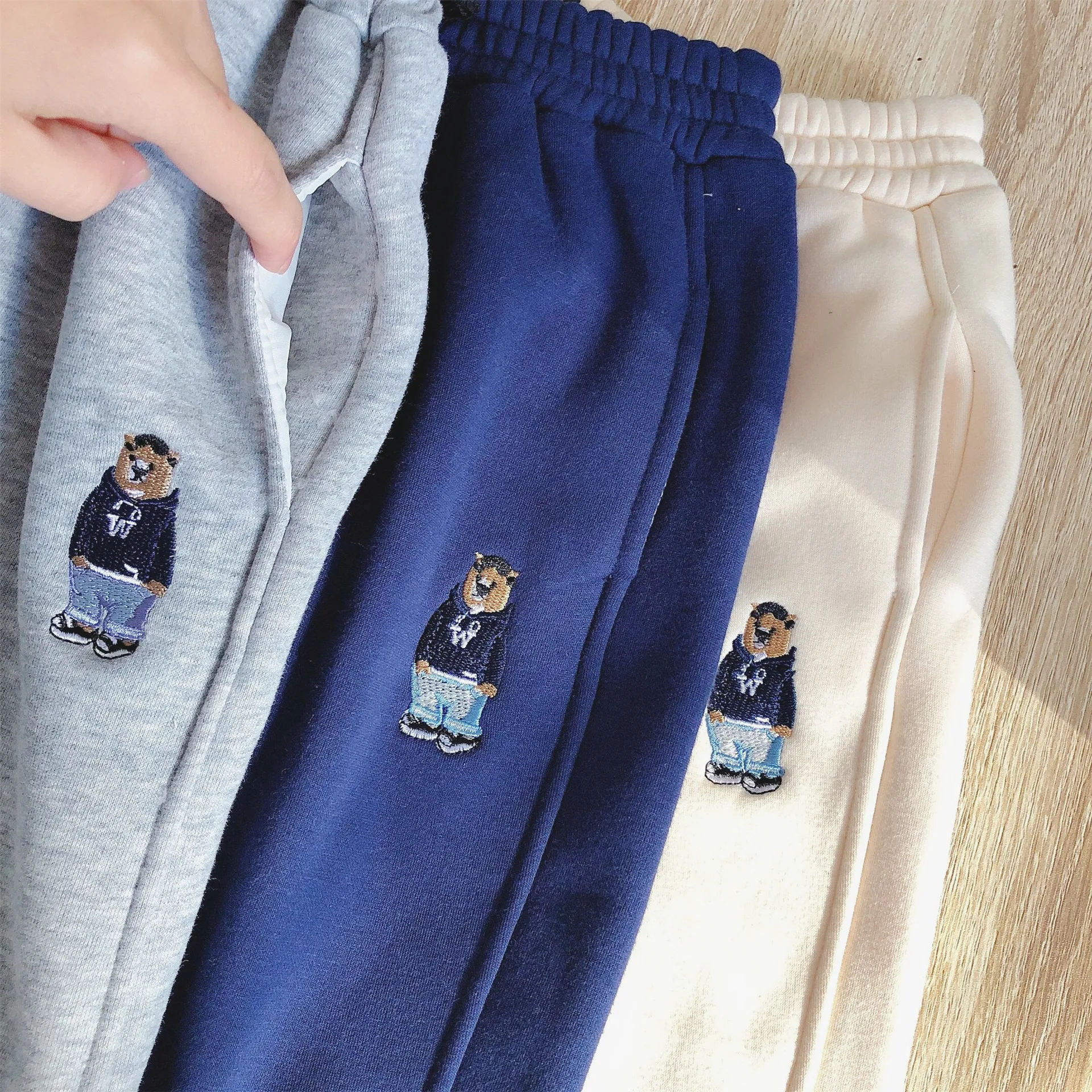 Custom 2022 Kids Winter Clothing Sets Tracksuit Sweatshirt With Sweatpants 2 Piece Boy And Girl Leisure Jogging Set