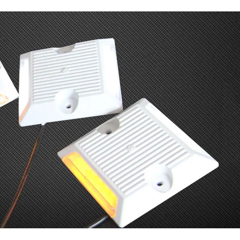 
Trapezoid delineator plastic/Aluminum material double side cat eyes led reflecting traffic road stud 